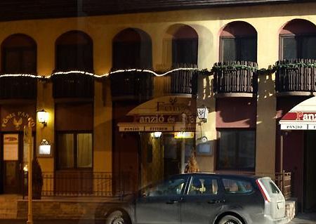 Fonix Panzio Hotel Pápa Eksteriør billede