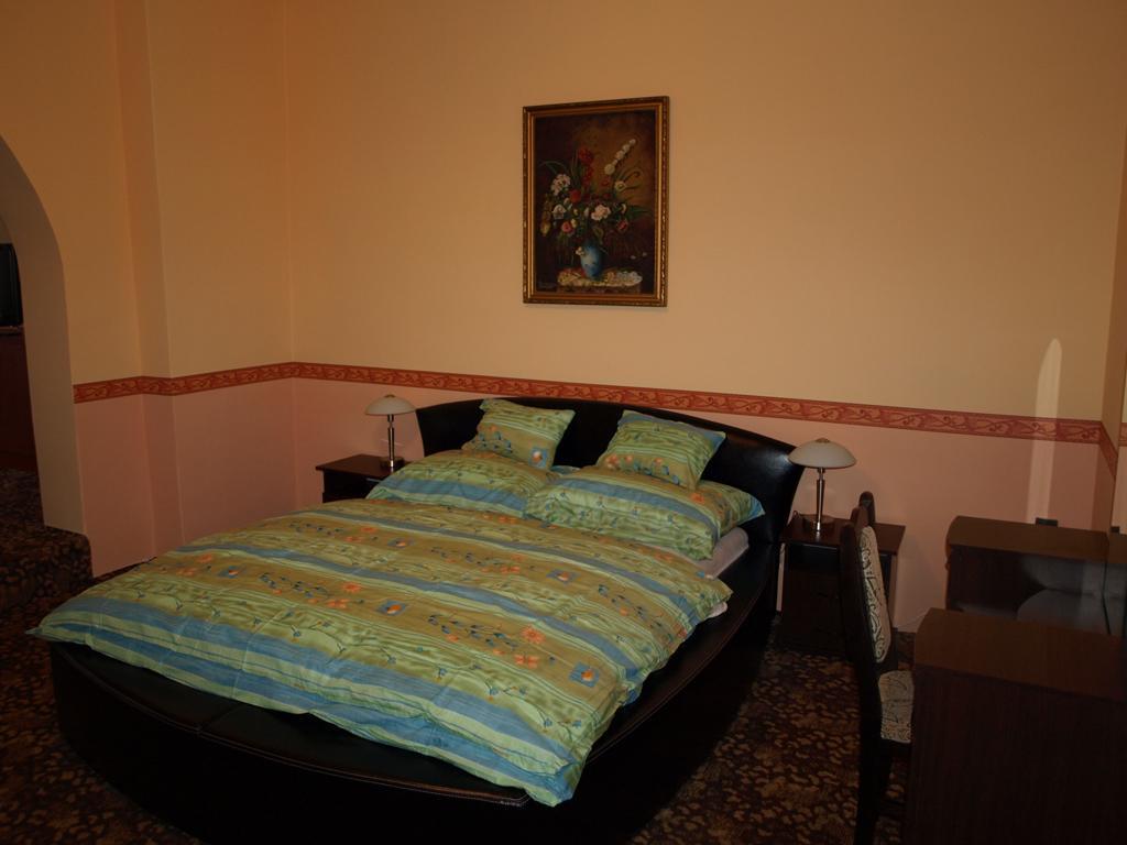Fonix Panzio Hotel Pápa Værelse billede