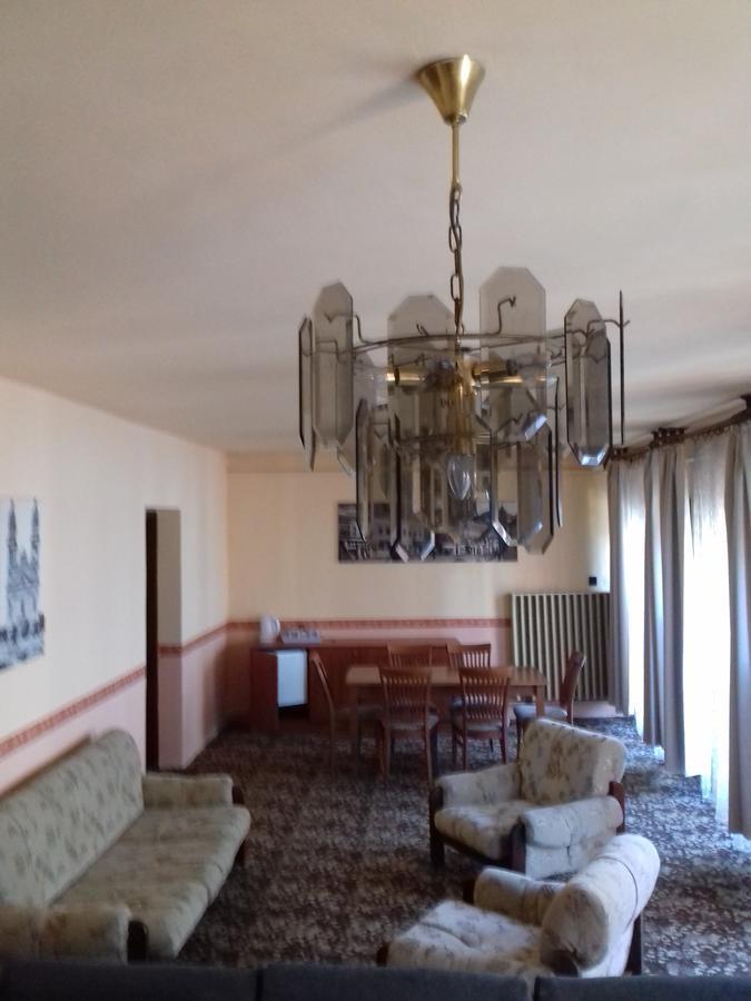Fonix Panzio Hotel Pápa Eksteriør billede