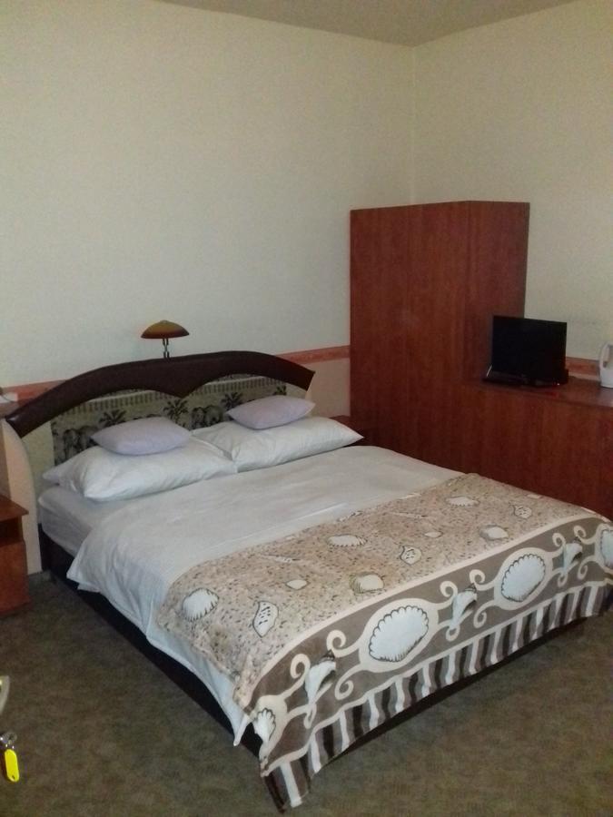 Fonix Panzio Hotel Pápa Eksteriør billede